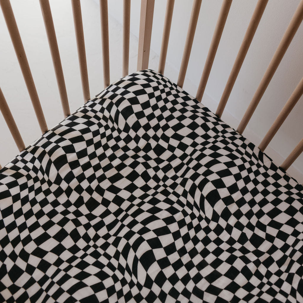 Black & White Wavy Checkerboard Muslin Crib Sheet