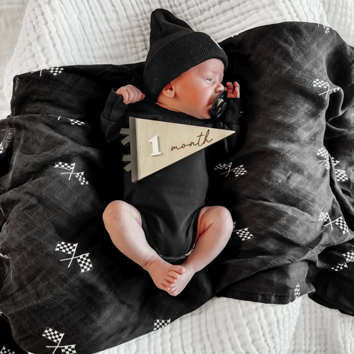 Black Finish Line Muslin Wrap